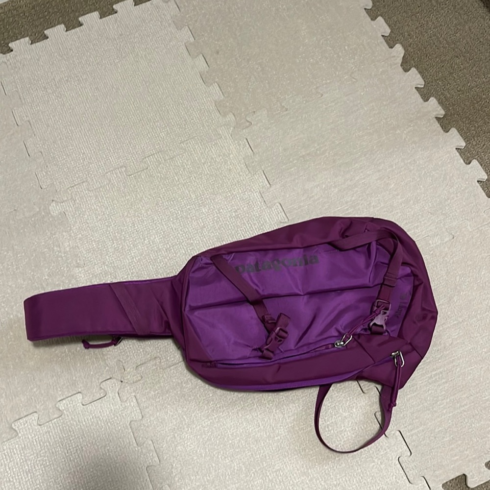 Patagonia Atom 8L sling in IKAT purple